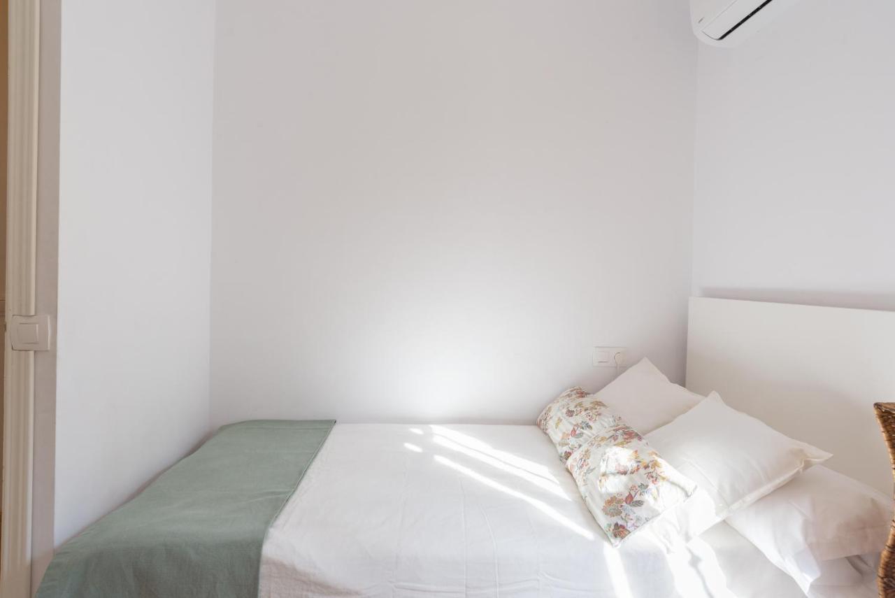 Mundo Nuevo: Acogedor Apartamento En El Centro Malaga Luaran gambar